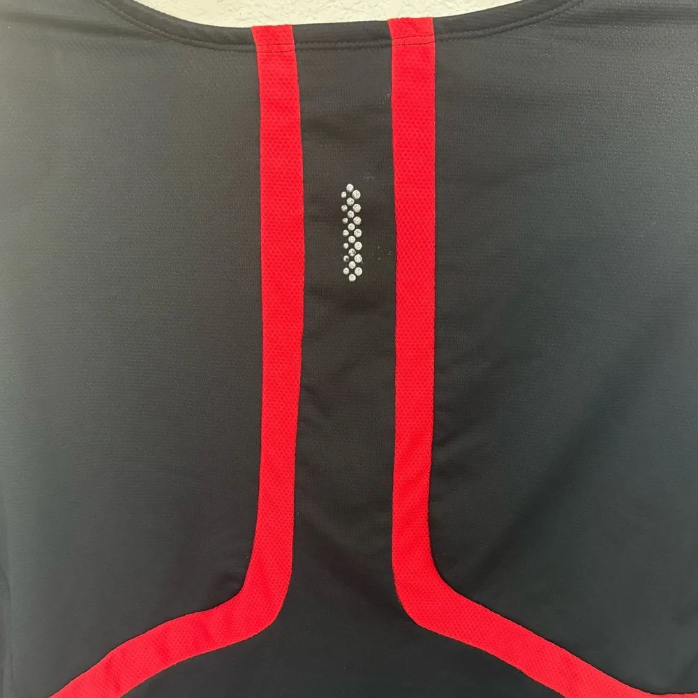 Nike Black and Red Long Sleeve Athletic Top Sphere Dry Medium
